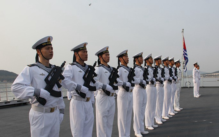 Chinese Navy training vessel 