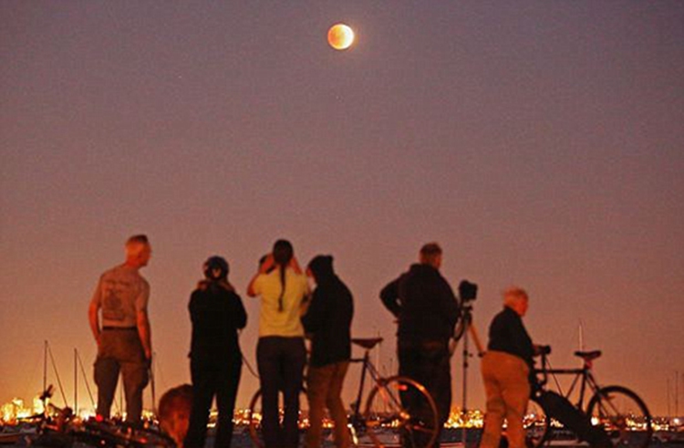 Rare supersize blood-red moon to be seen during Mid-autumn festival