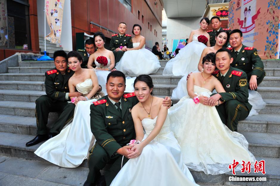 Group wedding for fire fighters in Kunming