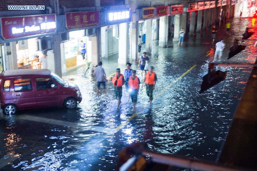 Coastal China braces for Typhoon Dujuan