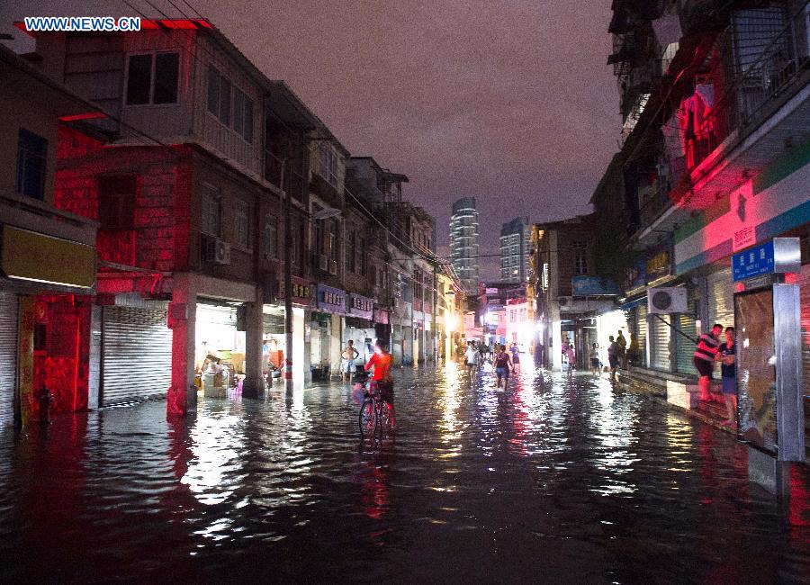 Coastal China braces for Typhoon Dujuan