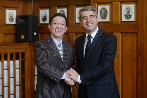 Bulgarian President meets with President Dong Qin