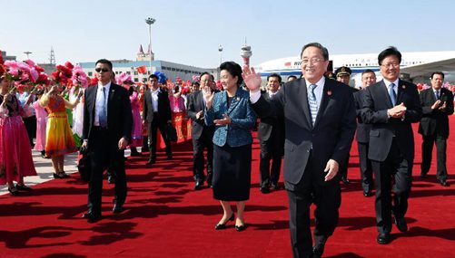 Central officials arrive in Xinjiang for 60th anniversary of autonomy