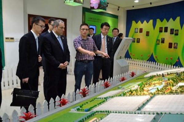 President of the Colombian Congress and Senate José David Name Visits Shanghai Flower Port
