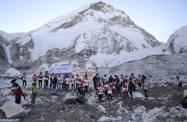 World’s Highest Trail Marathon Held on Mount Qomolangma