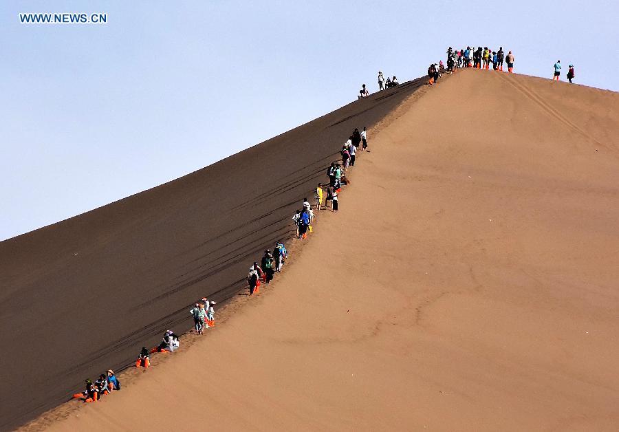 Deserts attract tourists home and abroad