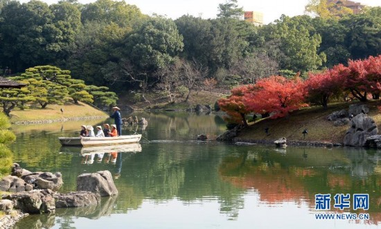 Travel for the intoxicating autumn scenery