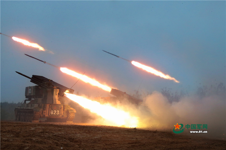 PLA artillery regiment conducts live fire training
