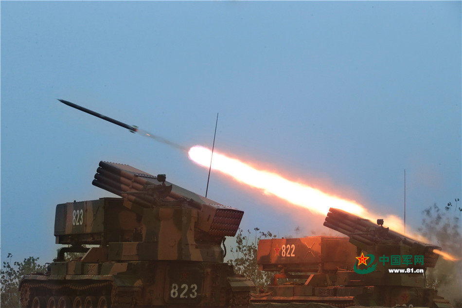 PLA artillery regiment conducts live fire training