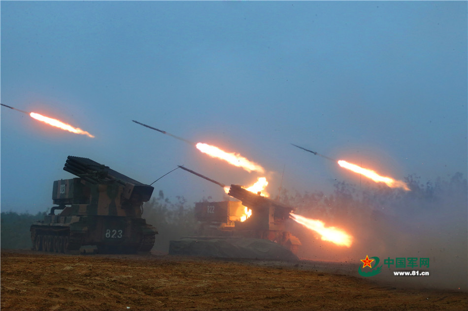 PLA artillery regiment conducts live fire training