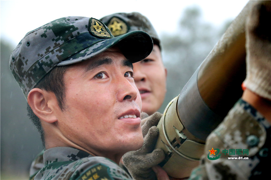 PLA artillery regiment conducts live fire training