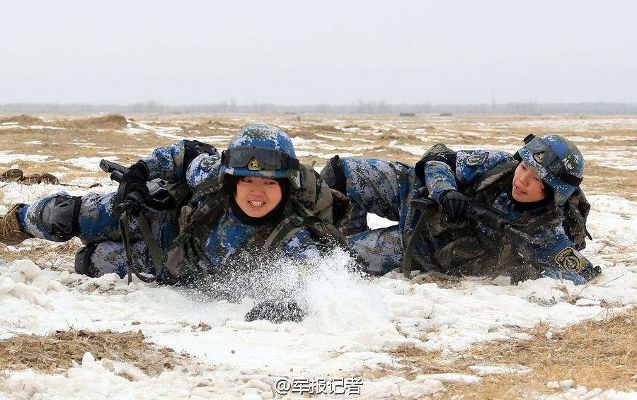 Female PLA amphibious scouts in training