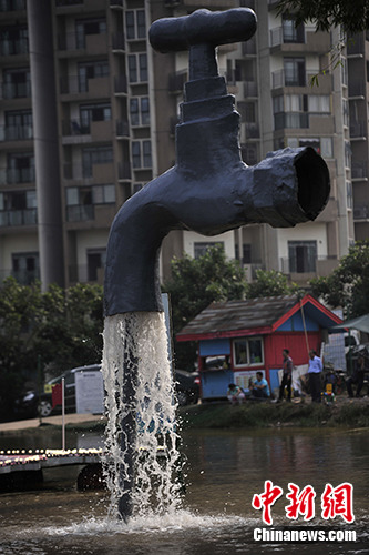 Floating water tap fountain adds magic fun to city