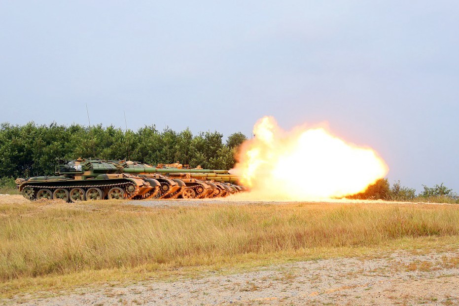 PLA troops in live firing training