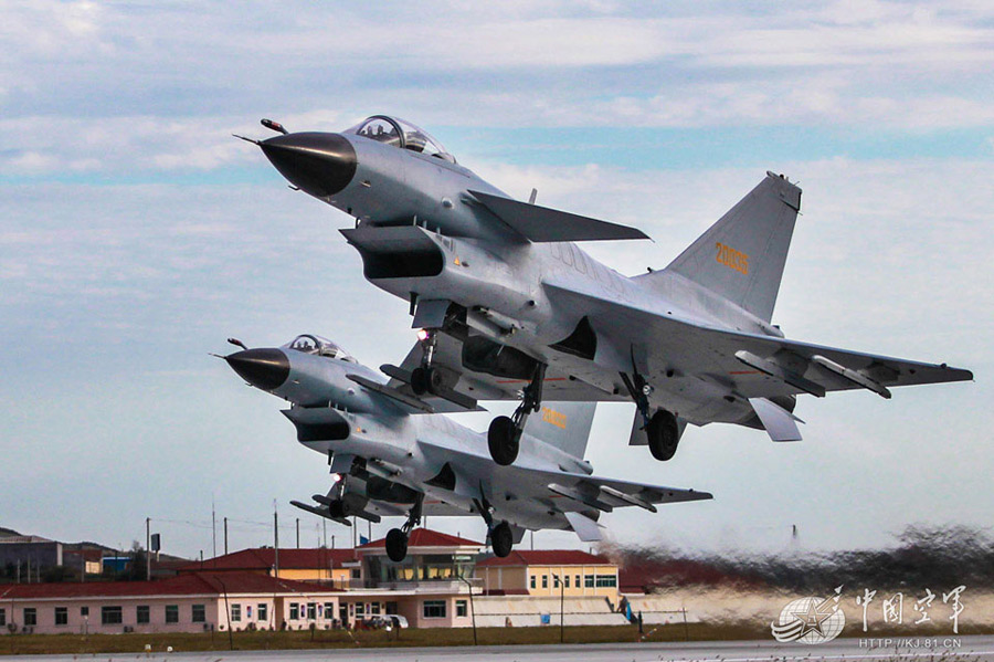 J-10 fighters refueled in the air