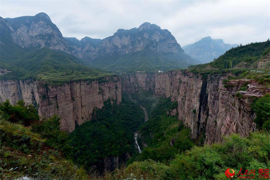 Spectacular perpendicular cliff of Xiyagou Valley