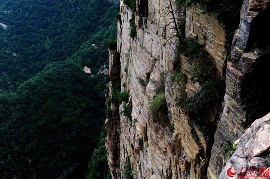 Spectacular perpendicular cliff of Xiyagou Valley