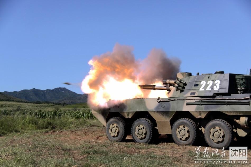 Stunning firing of New-type wheeled self-propelled howitzers 