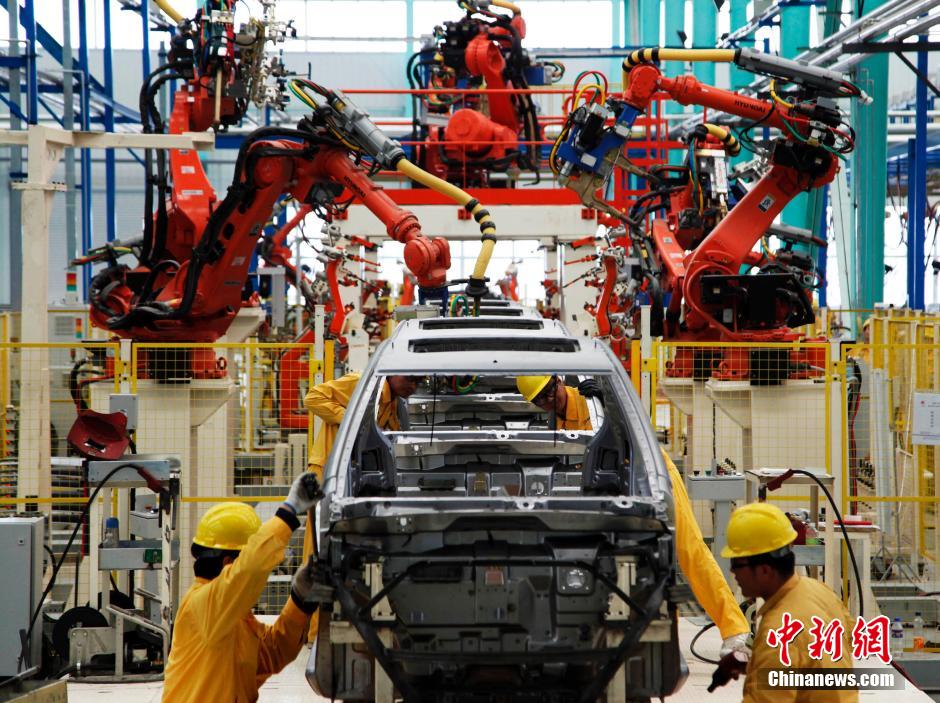 China’s sophisticated new-energy-vehicle production line goes into operation