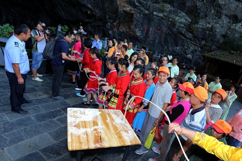 10,000-meter-long noodle made ahead of Double Ninth Festival