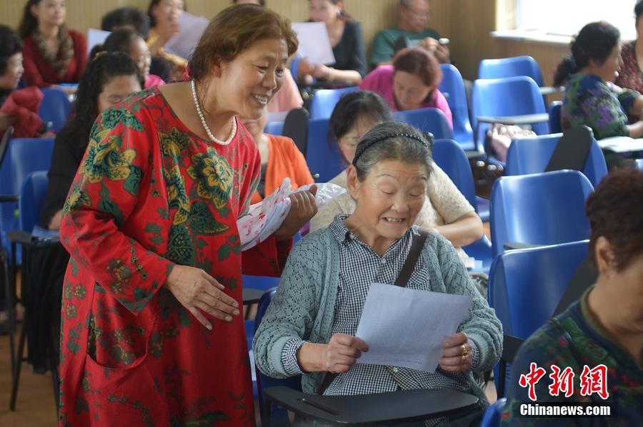 83-year-old lady studies in university for 28 years and has got 8 diplomas 