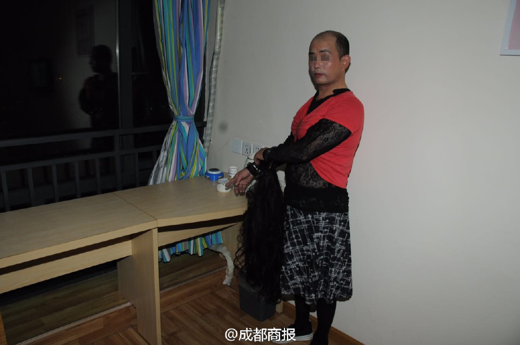 48 year-old man enchants younger men by pretending to be a girl