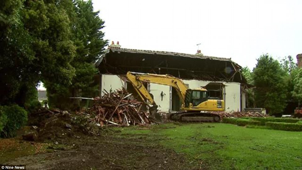 Melbourne Locals Furious by Chinese Billionaire’s Demolishing Historic Mansion