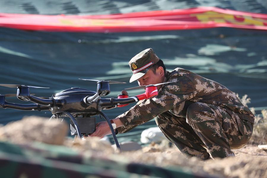 Border Defense Corps in Tibet conducts real combat drill
