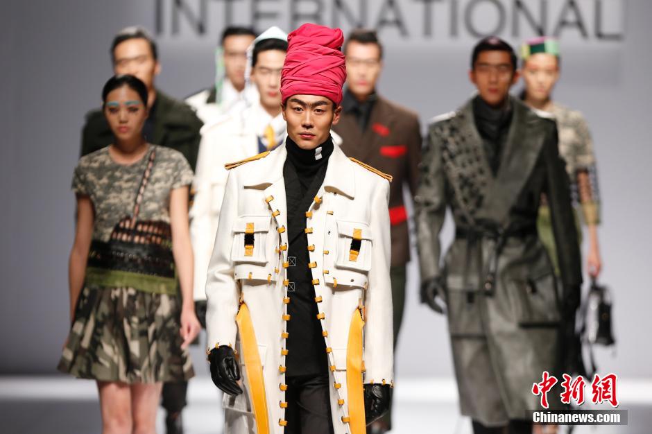 Creative works shown in Beijing Fashion Week 