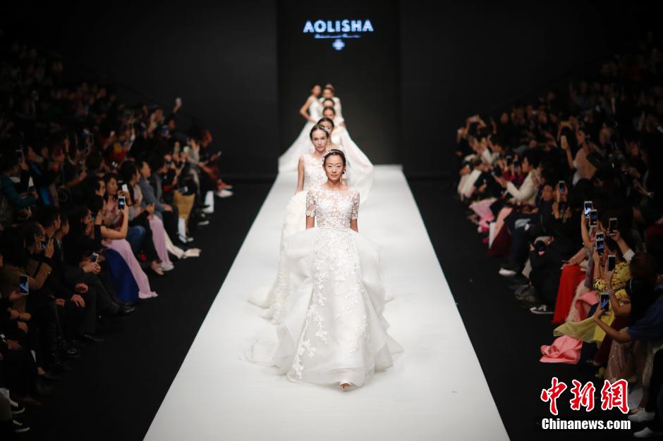 Wedding gown show at China Fashion Week