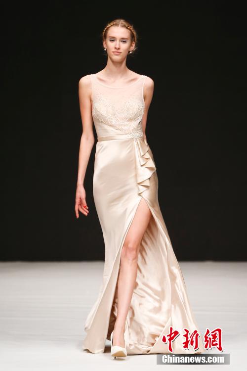 Wedding gown show at China Fashion Week