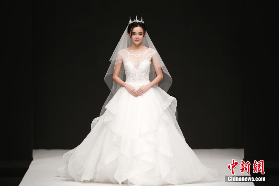 Wedding gown show at China Fashion Week