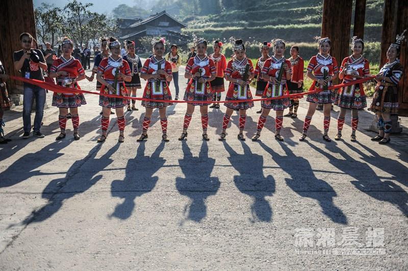 A visit to ancient Dong Village