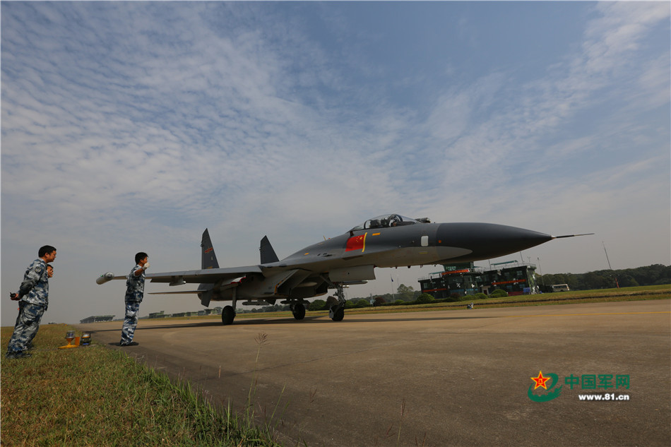 Air force of Guangzhou Military Region conducts confrontation drill