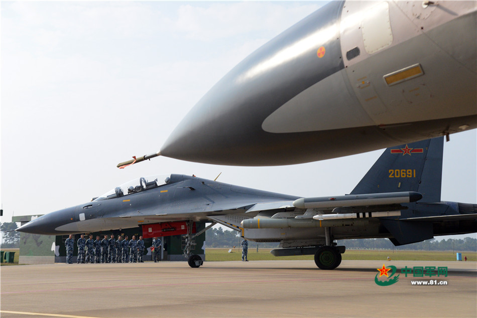 Air force of Guangzhou Military Region conducts confrontation drill