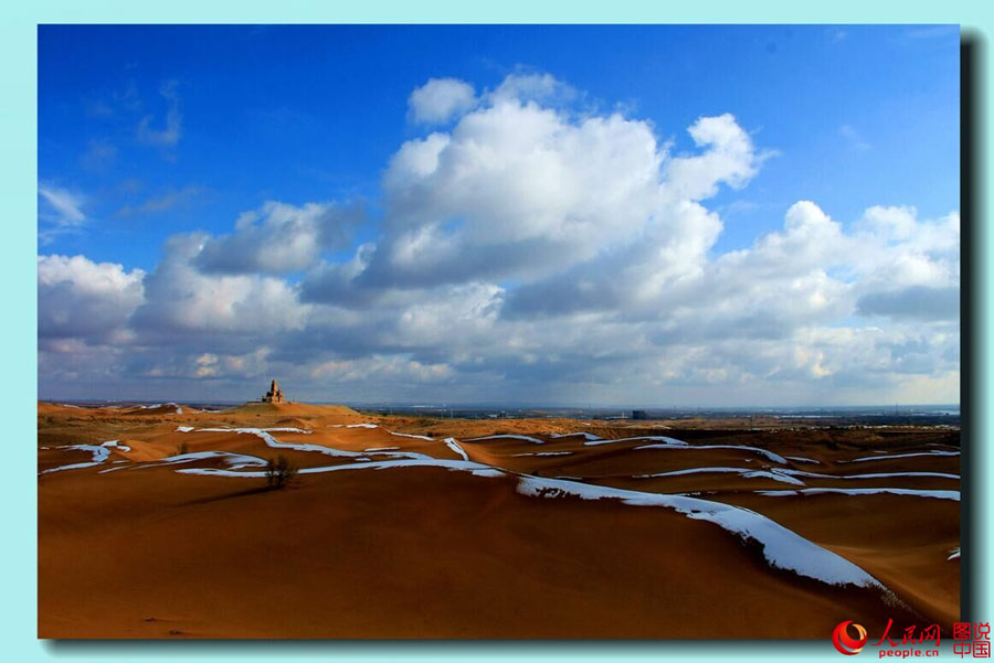 Amazing scenery of snow-covered desert 