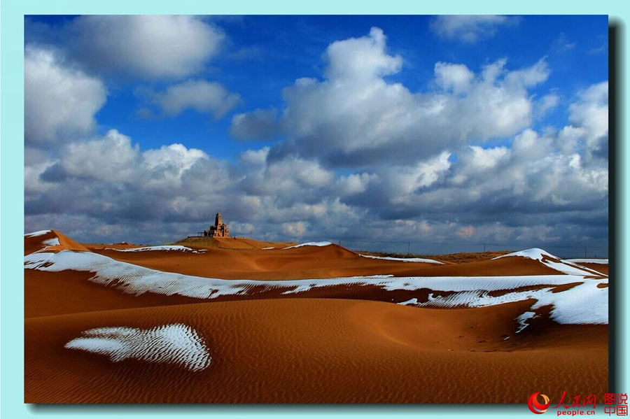 Amazing scenery of snow-covered desert 