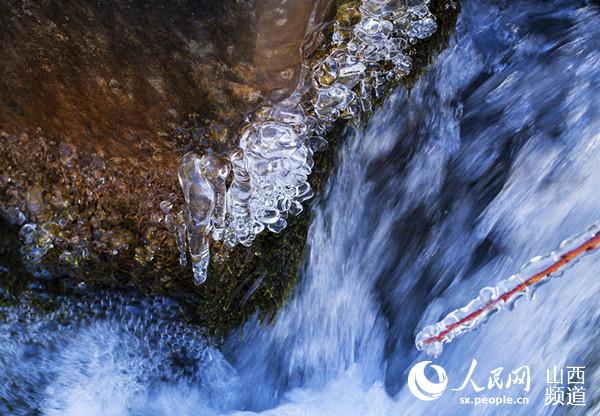 Luya Mountain appears as fairyland after snow