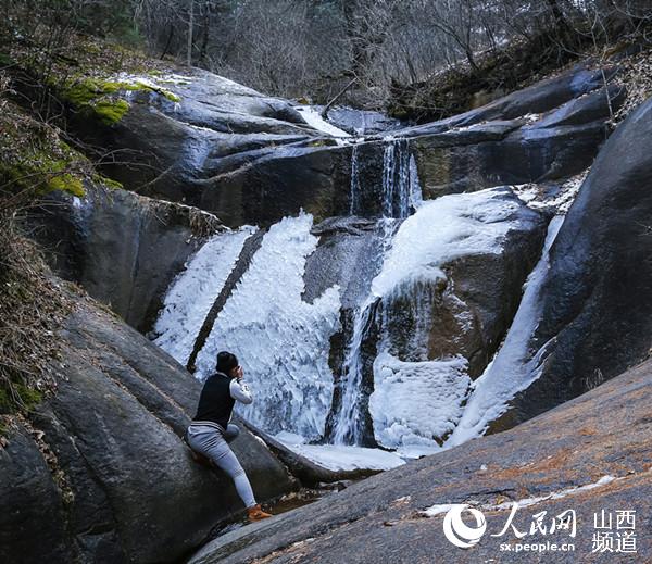 Luya Mountain appears as fairyland after snow