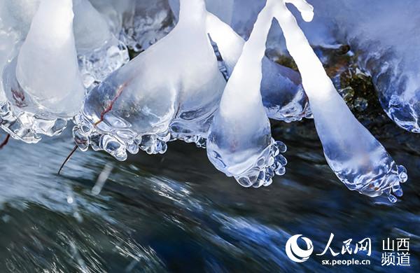 Luya Mountain appears as fairyland after snow