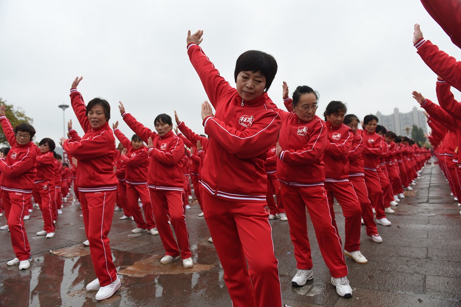 20,000 square dancers break Guinness World Record