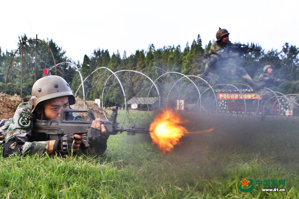PLA armored brigade conducts confrontation drill