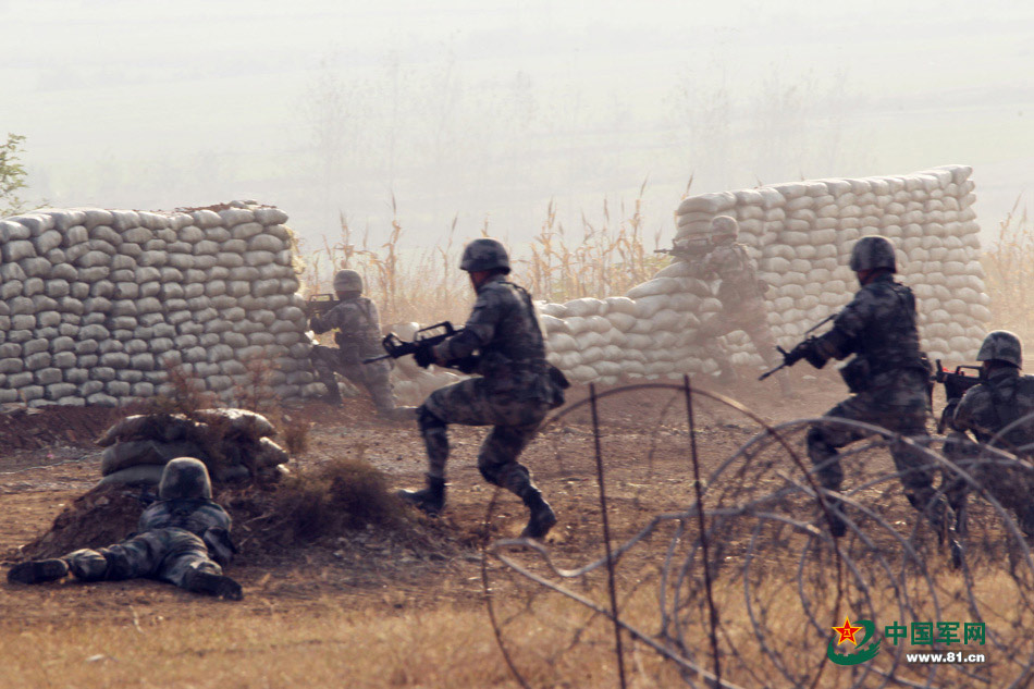 PLA armored brigade conducts confrontation drill