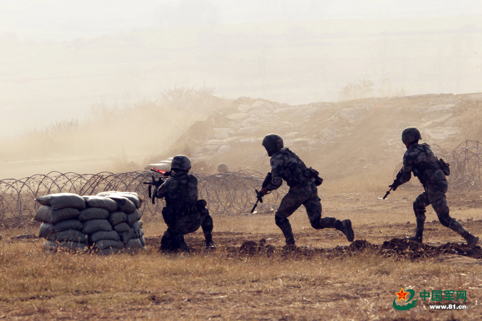 PLA armored brigade conducts confrontation drill