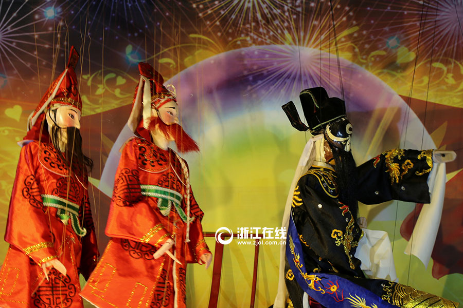 Puppet shows present visual feast to audience in Taishun
