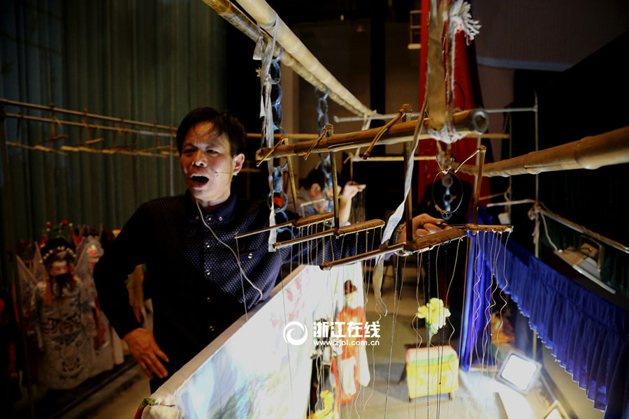 Puppet shows present visual feast to audience in Taishun
