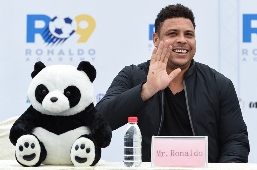 Ronaldo plans to build 30 football schools in China
