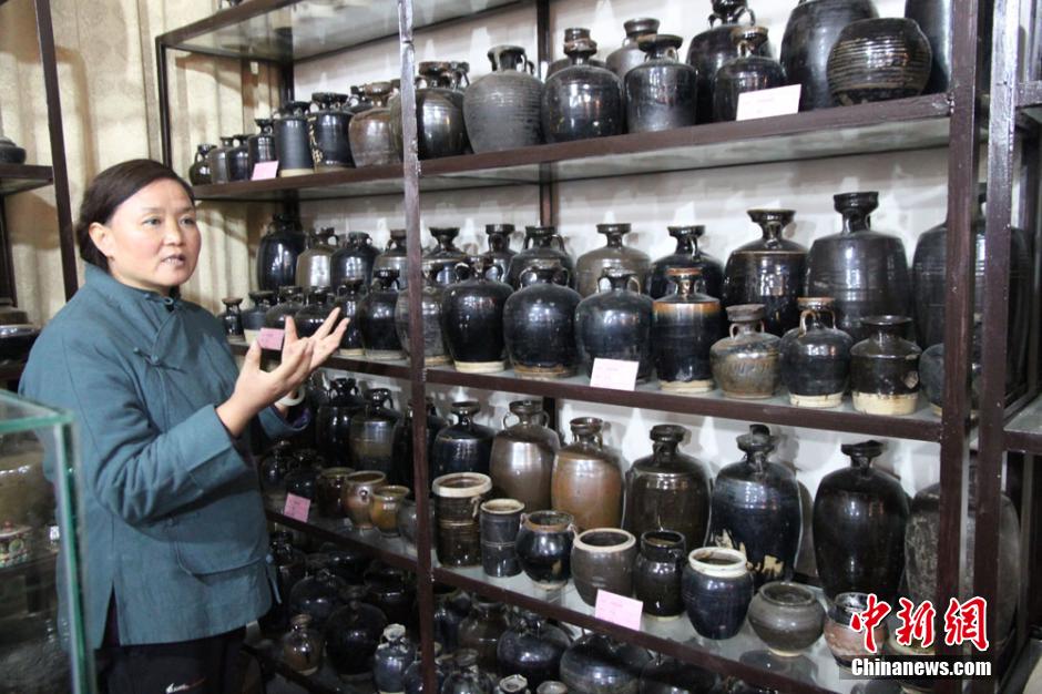 Couple collects over 10,000 old objects