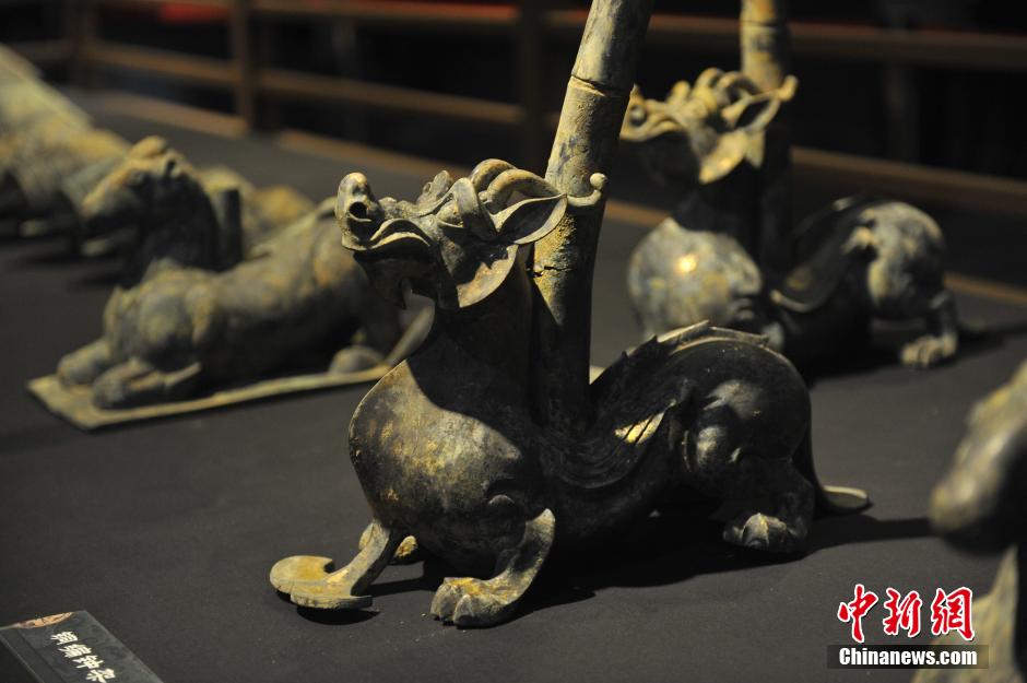 Relics unearthed from tomb of Marquis of Haihun exhibited in E China