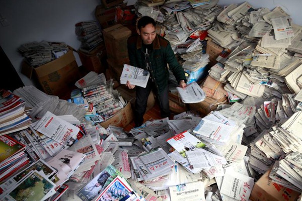 Man fills five rooms with 7 tons of newspapers he collected over 40 years